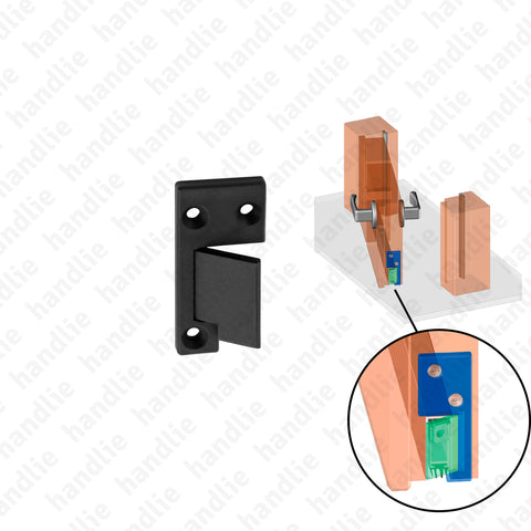 VP.2503 - Door seal activator for pivot doors